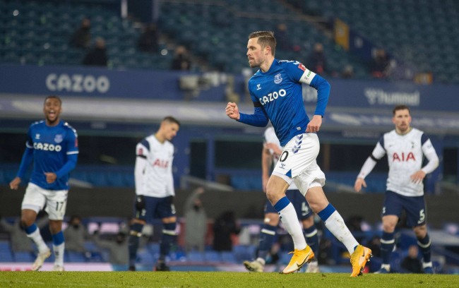 后便陷入了 后便陷入了